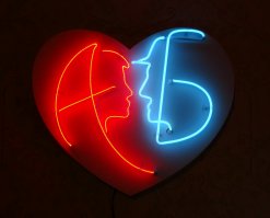 Потрясающие шикарные работы!) 
Вот тоже из стекла)