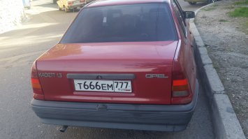 Машина из Севастополя:) 777 и средняя "Е" - то же что и 92 :)