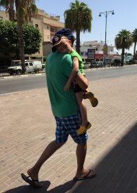 5 минут разговоров в автобусе о том, как сильно Илай не устал и вот папа несёт его, спящего, домой несколько километров))))))