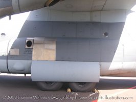 Ил 76
C-130
Ан-12
так же практически у все военных транспортников она в "пантоне" шасси