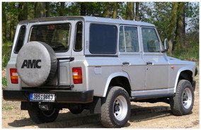 Есть еще румынский пепелац ARO. По моему они родственники