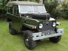 Так , с  ходу не нашел такой же модели, но вот , похожая. Португальцы просто жесткий верх приделали, а так они тентованные. Да модель Lightweight.