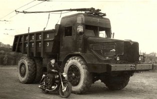 Спасибо! Жаль на такое чудо не посмотреть вживую (Троллейвоз МАЗ-525 ХТТУ 1954 года):