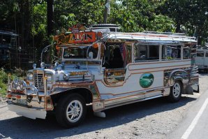 До филиппинских "джипни" этим самоделкам далеко ))