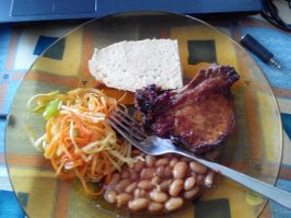 Просто и со вкусом. Не влез в кадр бокал со стаутом:)