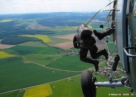 Вот самый весёлый аттракцион свободного падения.