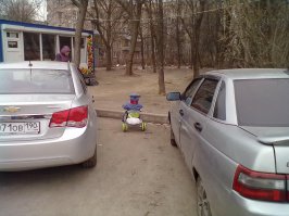 в таком возрасте, а уже умеет нормально парковаться