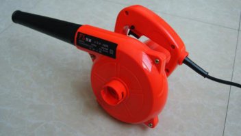 листодув, 130 баксов.