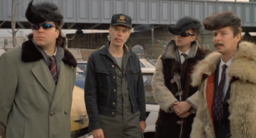 Джим Джармуш в идиотском финнском фильме "Ленинградские ковбои едут в Америку" (1989) 
(2-й слева)