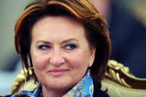 а об этой фигуре уже забыли????
Напомним, в 2012 году в эфире телеканала «Россия 1» вышел фильм «Всласть имущие», в котором утверждалось, что Е.Скрынник, возглавлявшая в 2001-2009 годах «Росагролизинг», может быть причастна к хищению 1,125 млрд рублей. В настоящий момент экс-глава Минсельхоза проходит по делу в качестве свидетеля.