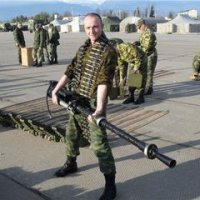 Как сделать на Хэллоуин восхитительно-ужасный торт в виде свежих американских мозгов?

1. Для начала возьмите экструдер...