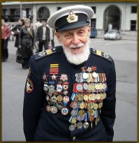вот его фото в разные годы