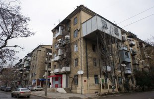 Пристройка выглядит реально опасно. 

А с ботинком - збс тема для меня, я пятками шаркаю, бывает обувь еще в отличном состоянии, а подошва уже дырявая.