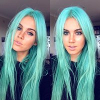 Девушка доставила