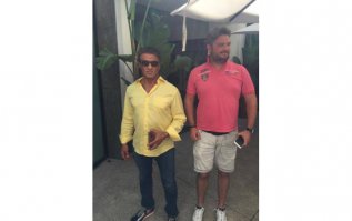 Российский турист хотел сделать фото со Сталоне, но какой-то чувак с сигарой влез в кадр