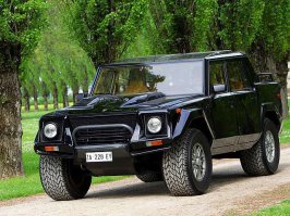А, нет, у него Lamborghini LM002 была, но похожи не много :)