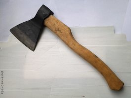 топор надо еще с ссобой возить -  лед подрубить