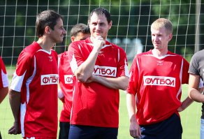 И много вы таких людей знаете? Наверняка немного. Таких живчиков - единицы, а подавляющее большинство уже в могилах давно или вот вот-вот туда сляжет. Что бы вы тут не говорили, но детей заводить надо до 30 лет, пока мама и папа молоды и относительно здоровы. У вас вообще дети есть? Вы когда-нибудь пробовали просто катастрофически не досыпать сутками, неделями, месяцами, годами?..Впадать в пространные рассуждения нетрудно, а вот вы сначала на своей шкуре испытайте, что это такое родить в 20-25 лет и в 35-40. 

Зачем это было писать?)) Спросила, я ответил). Мне 33 я бодр и свеж! Доказательства показал, вы чтобы не быть голословной, выложите фоточку.