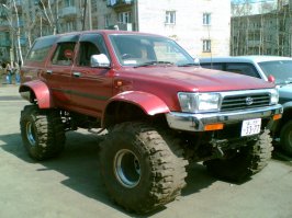 На мой взгляд у него самые "джиповские" из джипов формы.