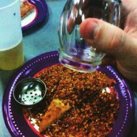 странно, но через данный дозатор ничего не пройдет из того что высыпалось)