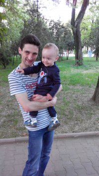 мои дорогие-любимые))) всегда счастливый в папиных руках)))