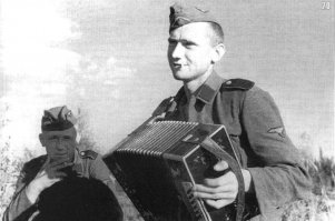 Баянист в плену