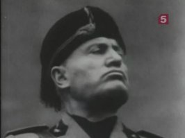 Под Муссолини косит .:)