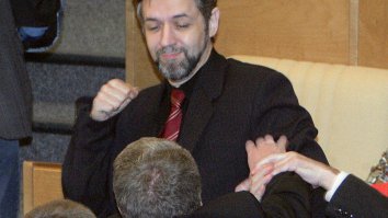 адекватные, вроде люди) но не все....