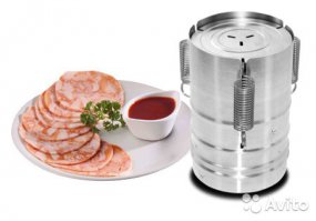 Егор, ветчинницу я брал вот такую от Редмонд с рецептами внутри. 1,5 года назад стоила 900 руб. Очень доволен.