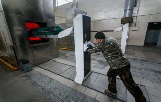 Он нам нах** не нужен, интернет ваш (видео)