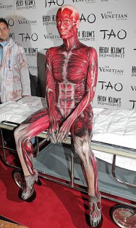 Вы ни за что не догадаетесь, какая это знаменитость на самом деле