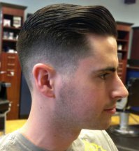 Не надо сравнивать американскую моду на мужские стрижки, у нас в России всё по-другому. Нормальные парни всегда ходили: "полубокс", "теннис", максимум "парус"