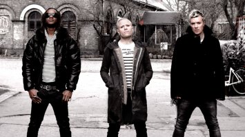 The Prodigy)) Тогда и сейчас (1990-наши дни) Все детство/отрочество под них прошло.
