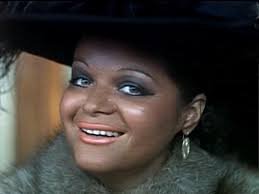 Как выглядели поп-звезды, когда выпускали свой первый альбом