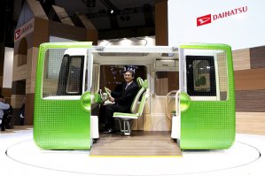 Из этих моделей реально понравилась эта. Более полезная в жизни, хотя и с первого взгляда смотрится необычно.