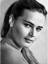 Список конечно не полный, да и критерии размыты.Красивая женщина и талантливая актриса - вещи разные. Хорошо если это совпадает. Разве можно  сравнивать по красоте Мордюкову и Алферову? А где Чурсина? Для меня вообще эталон русской красоты.