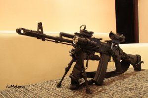 Да нихера он не самый лучший. Я много таких фонариков видел.