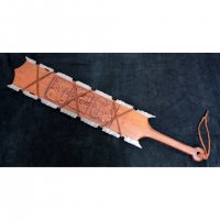 1 - е фото: Современная реплика Меча Майя - макуавитль. Лезвие - дамаск.
2 - е фото: нож Боуи из напильника. Как и полагается.
3 - 3 фото: боевой кинжал с D-образной гардой. Сталь - дамаск. Автор - Андре Андерсон.