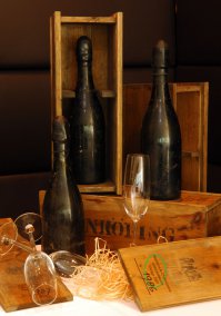 Может всётаки в 1907-м, а-то Николай 2-й в 1917-м как-то хз...