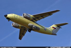 Уничтожение российского авиастроения в 90-х это отдельная история. Когда-нибудь это станет классикой, которая войдет в учебники - "Уничтожение конкурента на глобальном рынке, используя политическую нестабильность и коррупцию". Среди пошедших тогда под нож проектов был и ИЛ-96. Теперь мы летаем на боингах - у них всё получилось. Но, слава Богу, не во всех отраслях у них получилось достичь такого тотального разгрома, как в гражданском авиастроении, до оборонки, например, так и не добрались, хотя были близки.
До сих пор мы не можем возродить гражданское авиастроение, хотя усилия какие-то предпринимаются. Кстати, вчера взлетел еще один воронежский Ан-148, а в Мексику улетел семнадцатый Суперджет для компании "Интерджет". Но все равно это капля в море особенно в сравнении с такими проектами, как Ил-96...