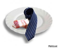 Мишико голодаэ!
По словам губернатора Одесской области он живет на свои сбережения, которые накопил еще во время работы в США. Саакашвили добавил, что сможет продержаться на своих сбережениях еще полгода, после чего все накопленные деньги закончатся.