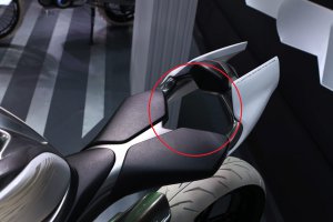 Неужели он настолько быстрый и динамичный.что пришлось идти на такие меры?))