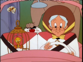 А этих уже нет в живых...бабуля уже тогда стара была, а птицы долго не живут....нашёл только вот эту фотку с похорон...