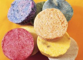 В основном, как шайбочка. В некоторых случаях - как мыло.