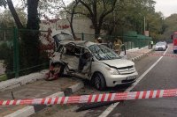 Для тех кто в бронепоезде.
Трупы в Тойоте. Мужик из Нивы госпитализирован.
Мощный боковой удар. Толку от ремней, кто сидел под ударной стороной 0 целых хрен десятых.