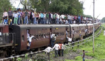 Кто в Индии живёт, тот в цирке плачет