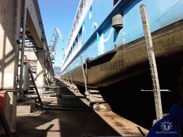 Спуск нового судна на воду