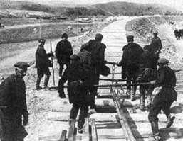 Да ладно вам, пассажирам поезда тоже не сахар )))