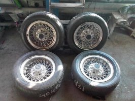 В Дубае показали новый российский автомобиль 