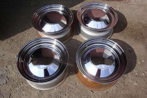 В Дубае показали новый российский автомобиль 